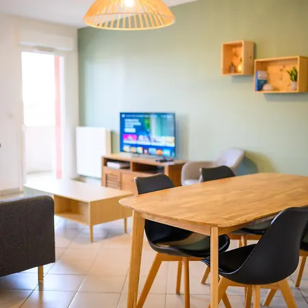 Le Capeyron - Parking - Wifi - Aeroport Апартаменты Мериньяк