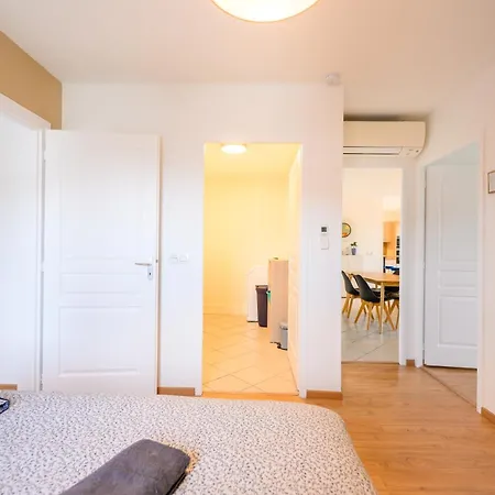 Апартаменты Le Capeyron - Parking - Wifi - Aeroport