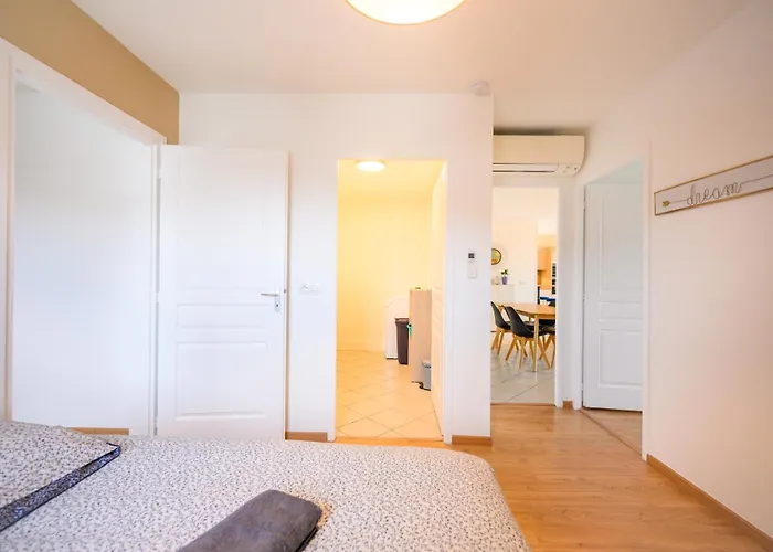 Appartement Le Capeyron - Parking - Wifi - Aeroport